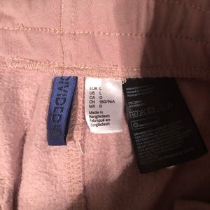 Large divided H&M sweatpants